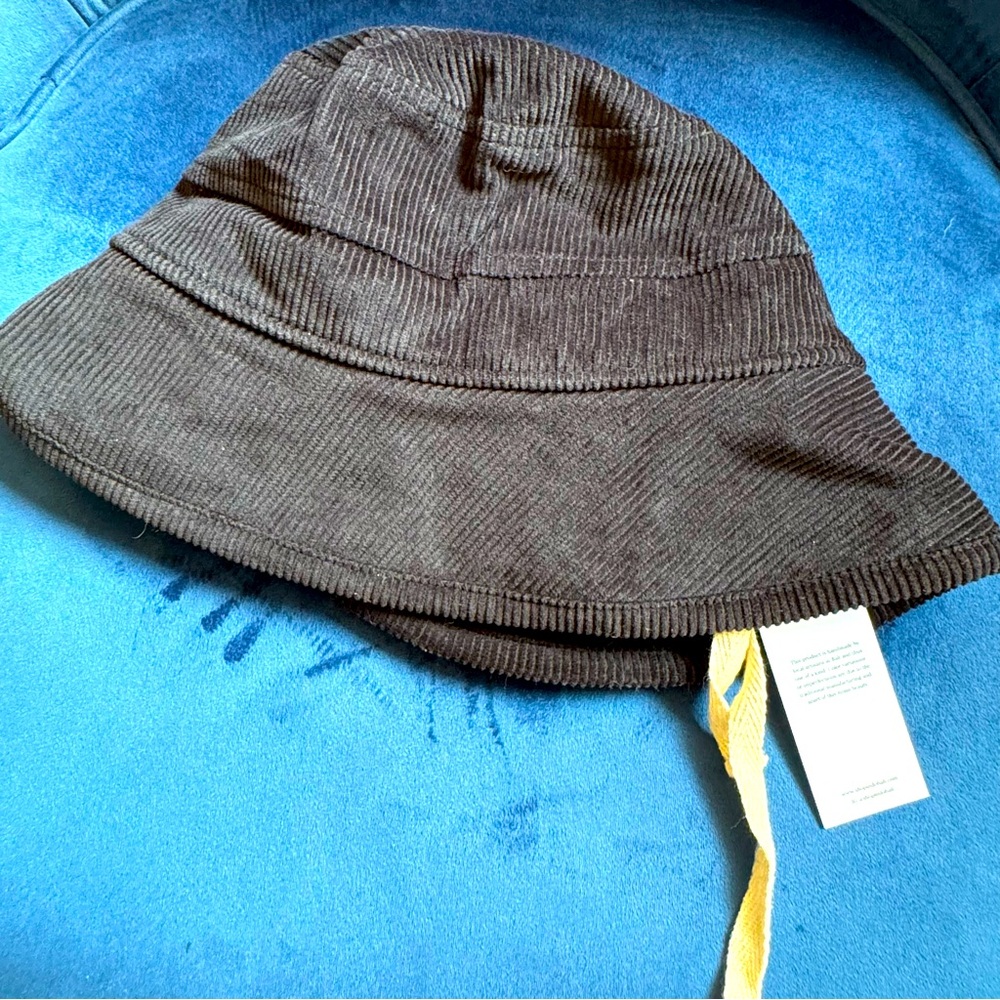 Indo corduroy black bucket hat - NWT